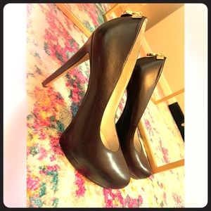MK Hamilton Pump Dark Chocolate 👠